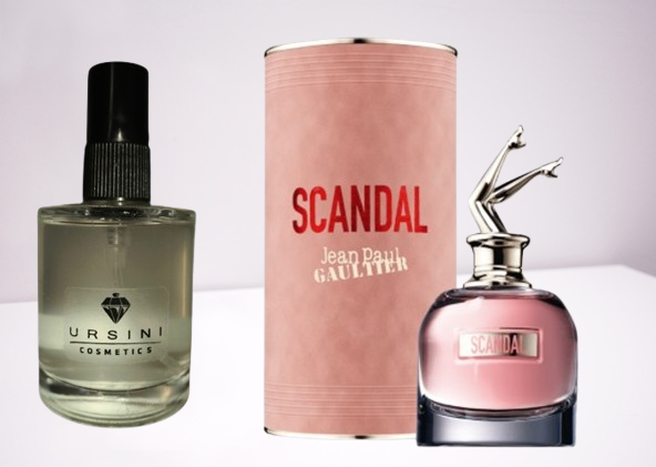 O coração desta fragrância é sobre a vida. Durante o dia, é um mel gourmet refrescante que cheira como gardênia e laranja sanguínea, quase infantil. À noite, é um mel sensual e sedutor misturado com patchuli.  FAMÍLIA OLFATIVA  Mel Chypre  NOTAS DE CABEÇA  Mel, Gardênia e Patchouli  NOTAS DE CORAÇÃO  Mel  NOTAS DE FUNDO  Patchouli